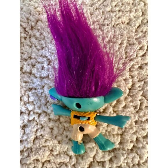 2020
McDonald's Trolls World Tour #3 PARTY BRANCH Figure Happy Meal Toy - Picture 3 of 5